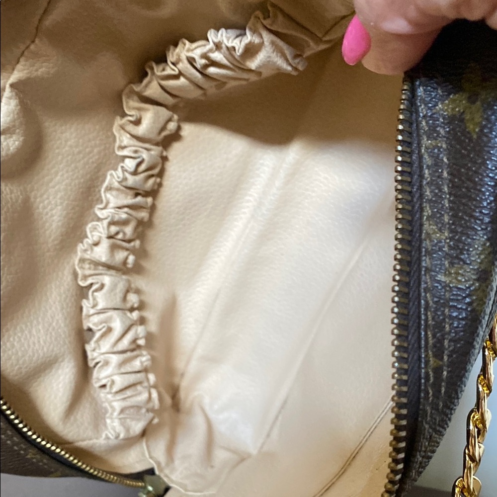Louis Vuitton Trousse Toilette 23 Monogram Crossbody Bag πΌ - Picture 11 of 16